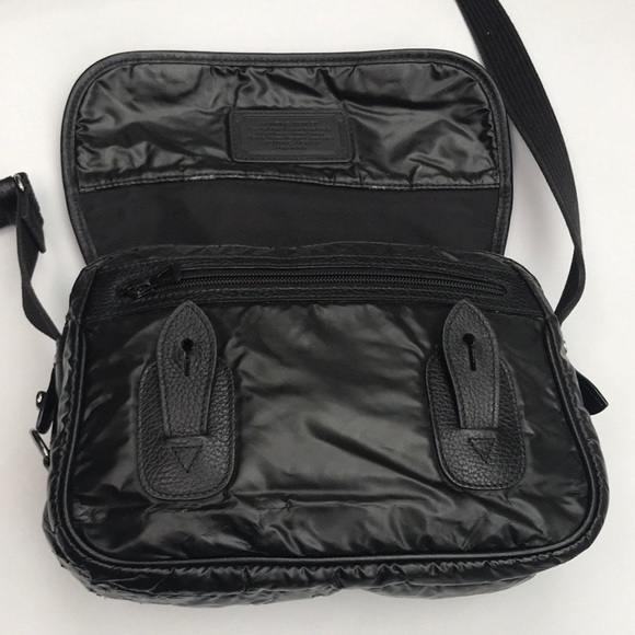 Hunting World Bags Authentic Hunting World Messenger Black